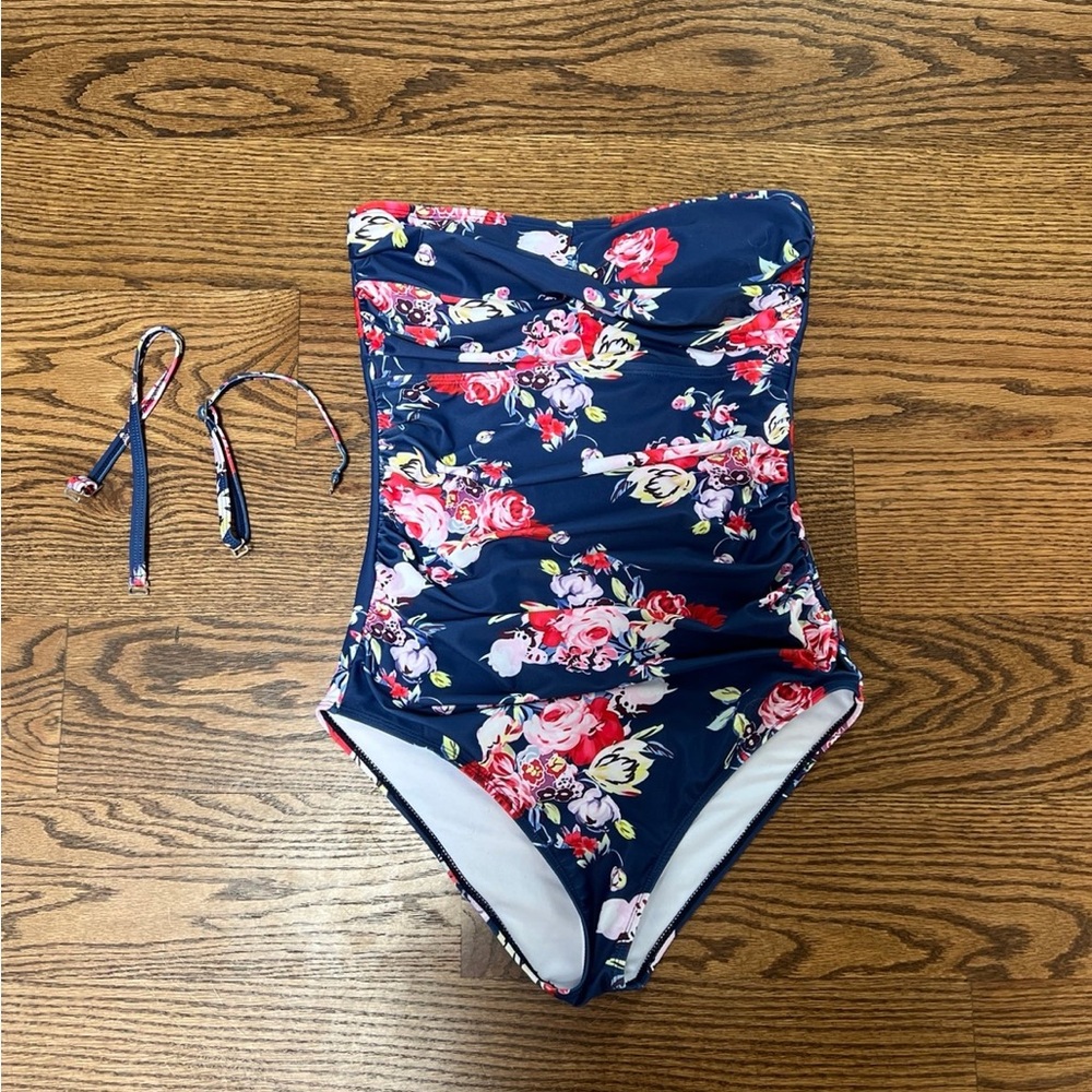 Medium 1-piece swimsuit